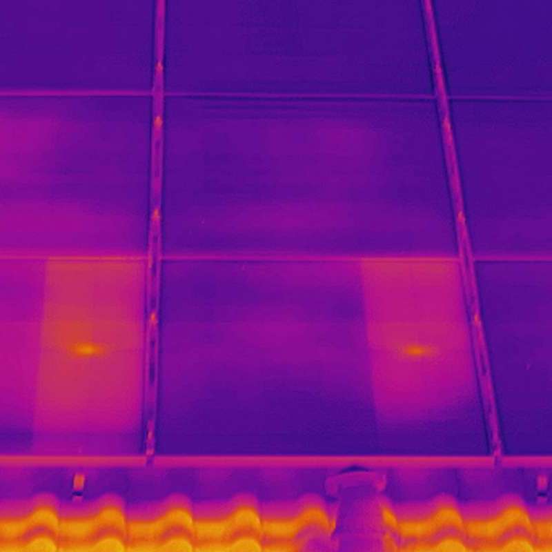 drohnenaufnahme thermografie wärmebild solar photovoltaik modulfehler inspektion