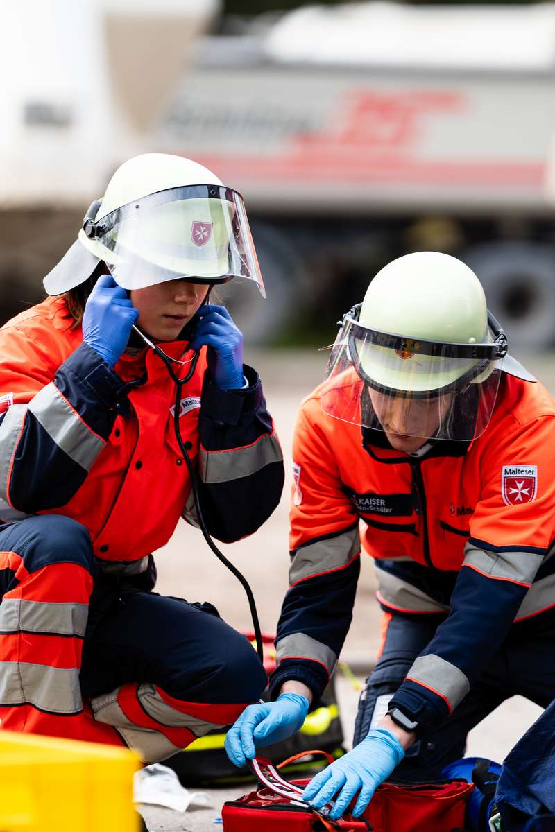 feuerwehr übungseinsatz malteser