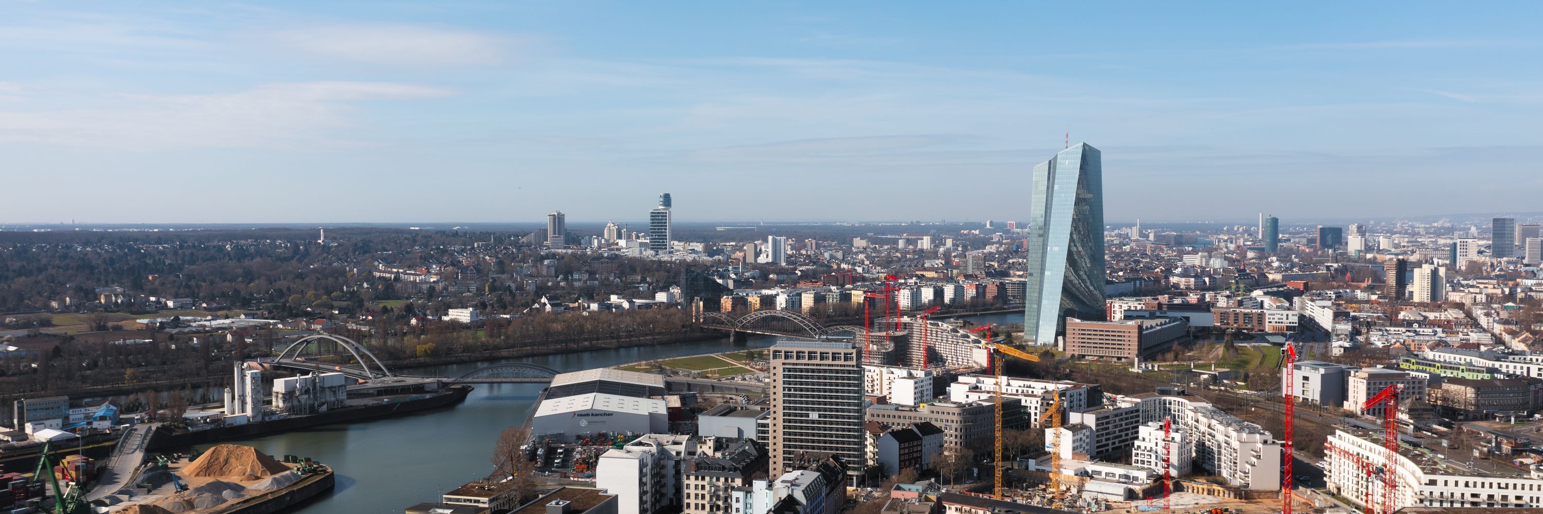 header maze frankfurt skyline