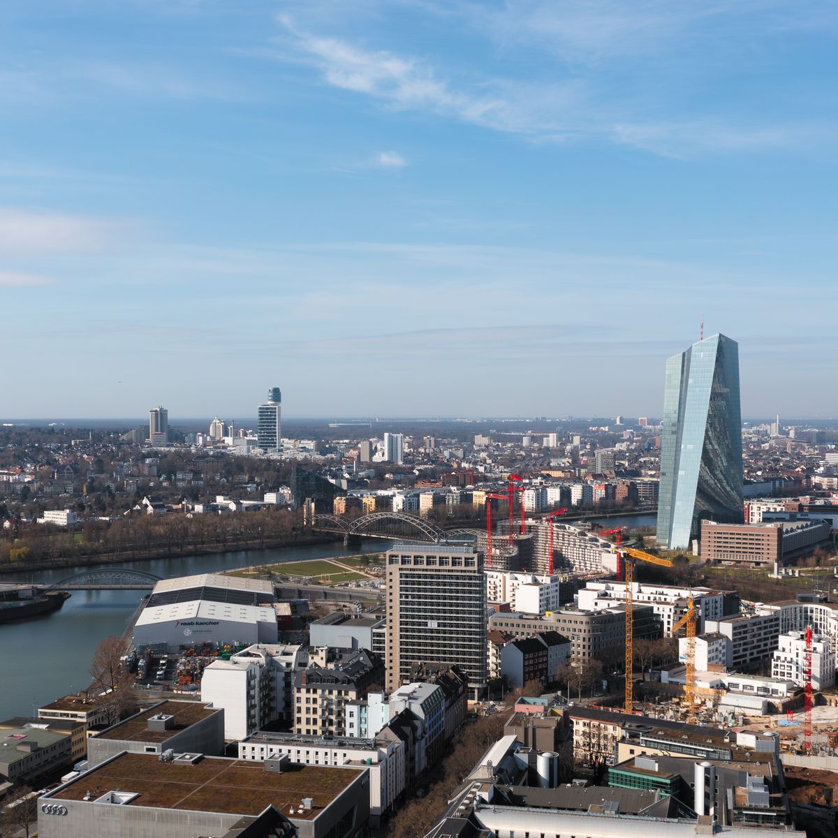 header maze frankfurt skyline