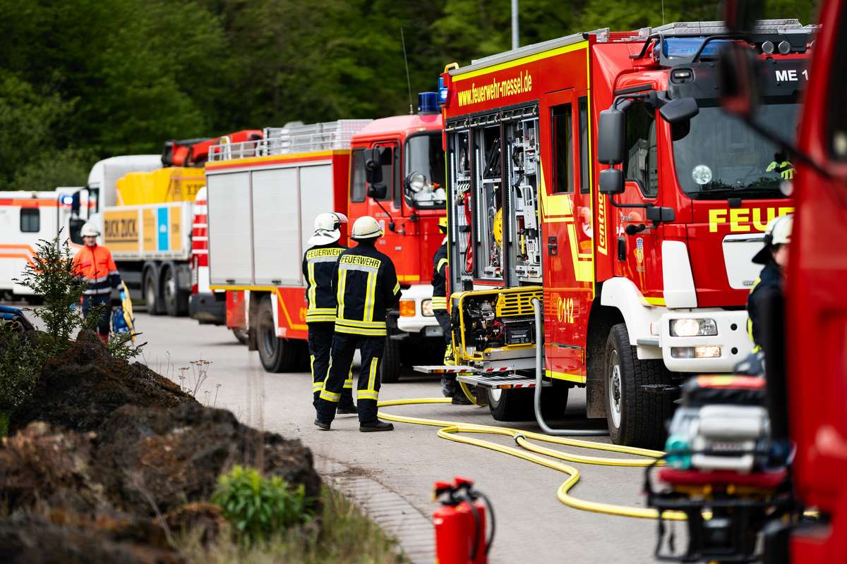feuerwehr übungseinsatz löschfahrzeuge
